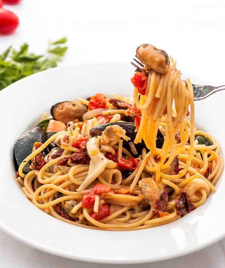 Seafood Pasta with Garlic and Sun-Dried Tomatoes