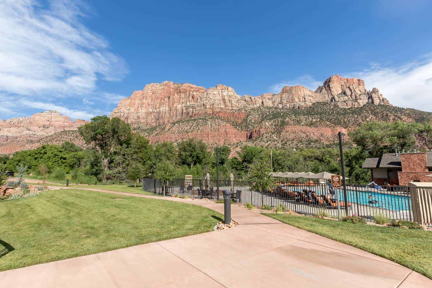 best place to stay for zion national park. SpringHIll Suite springdale review.