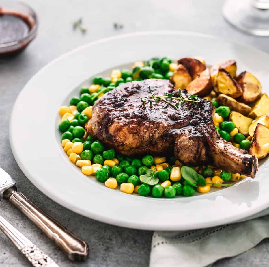 Pork Chops with Red Wine Pomegranate Glaze 