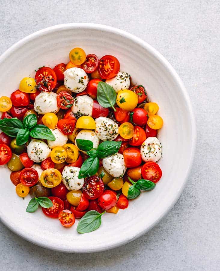 Caprese Salad Recipe with Tomato and Mozzarella