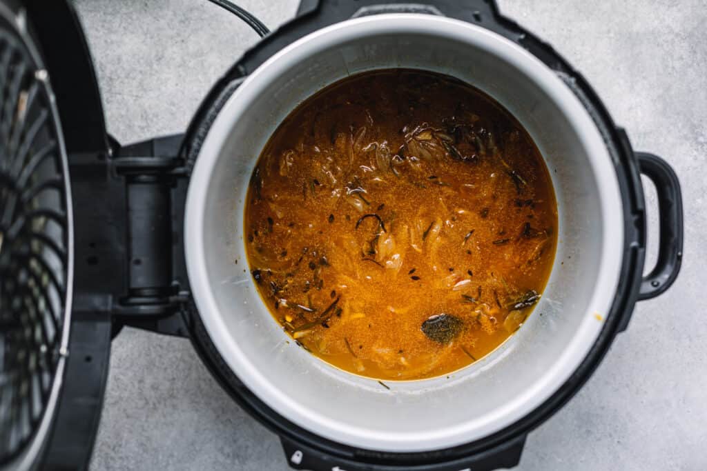 Brown Gravy in a Pressure Cooker