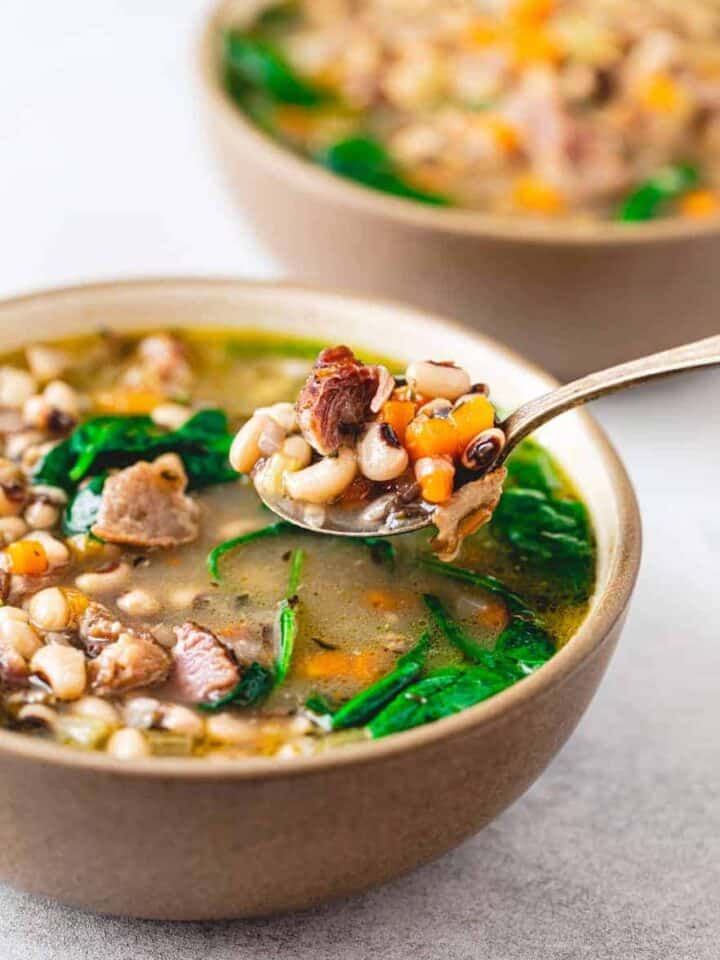 instant pot black-eyed pea soup with ham hock and bacon