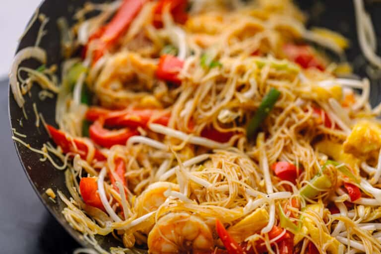 Singapore Noodles (Xing Zhou Mi Fen) - Posh Journal