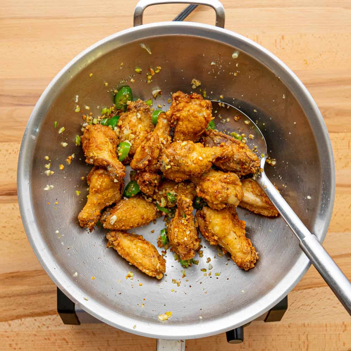 chicken wings with garlic and pepper.
