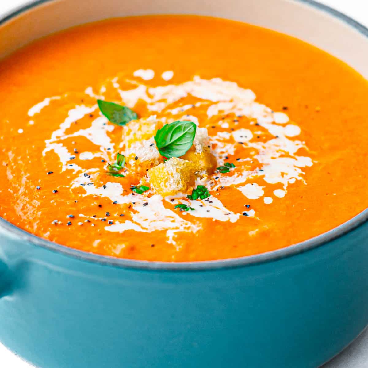 Roasted garlic tomato soup recipe.