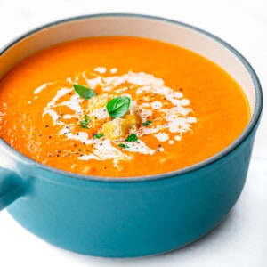 Roasted garlic tomato soup recipe.