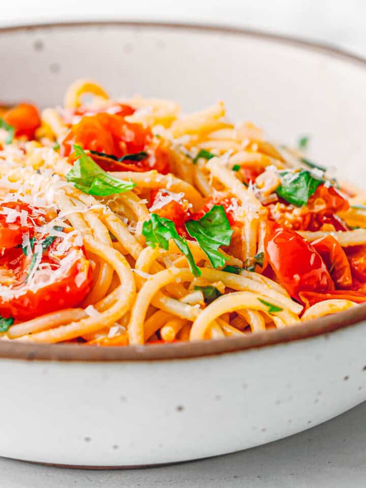 cherry tomato sauce with spaghetti.