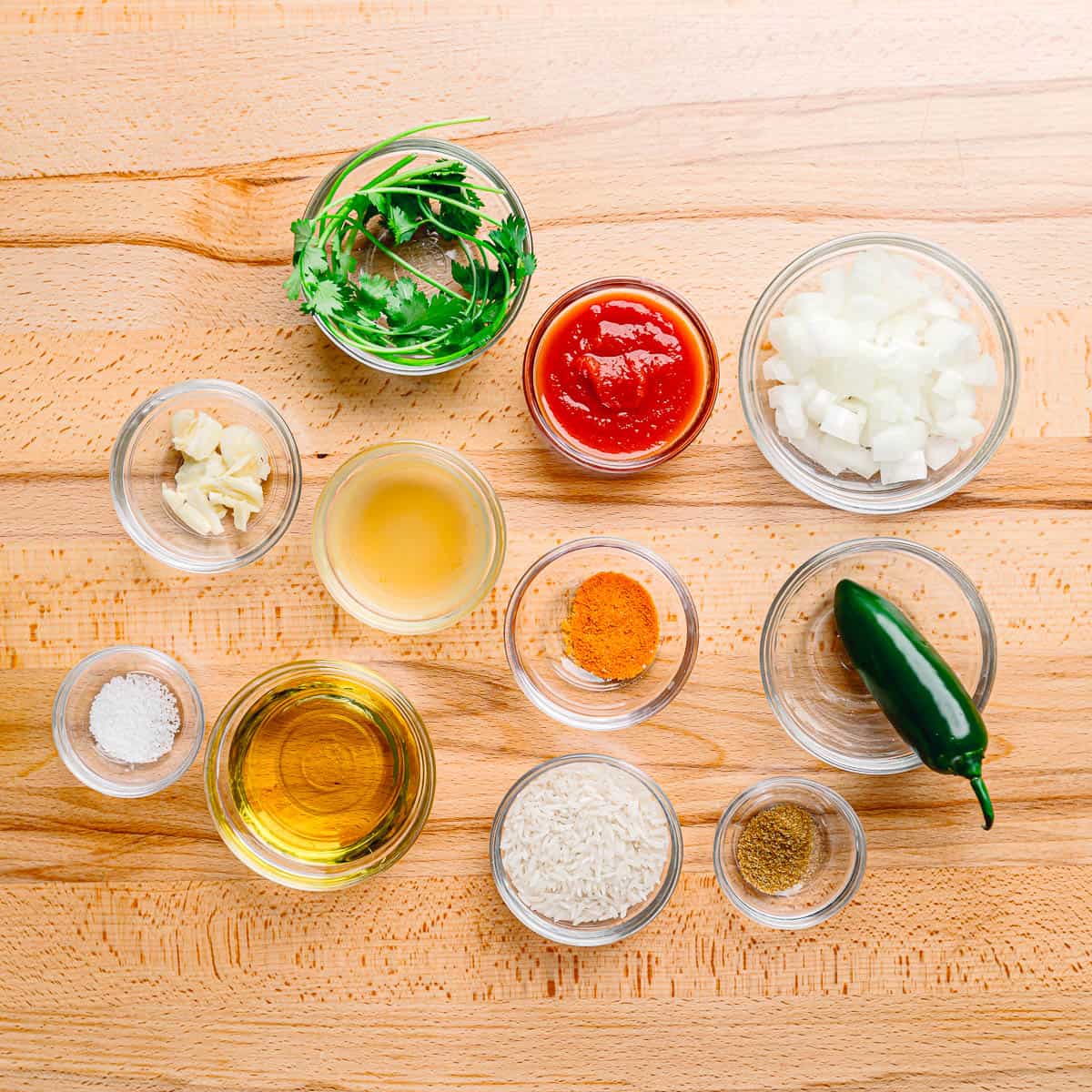 Ingredients you'll need to make Mexican rice. 