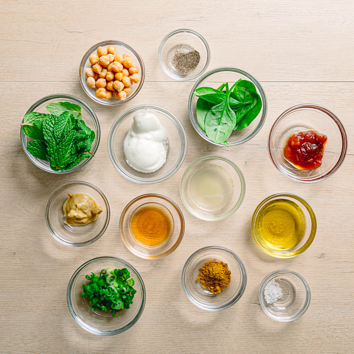 fresh spinach, chickpeas, mint, green onion, oil, mango chutney, apple cider vinegar, lemon juice, salt and black pepper.